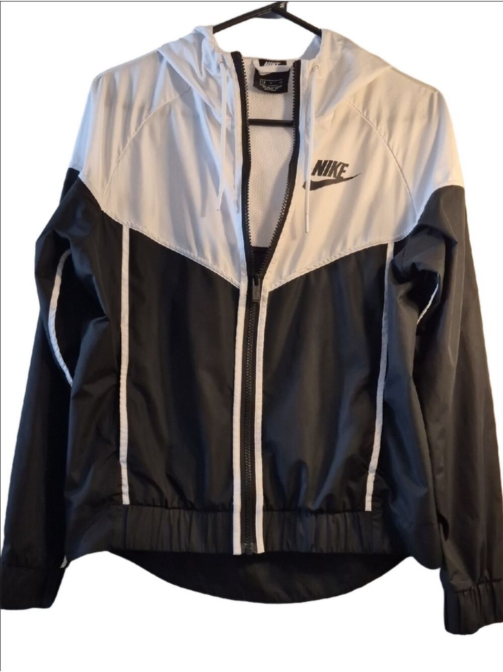 Nike Sportswear Windrunnet Hooded Jacket In Black and White Color Size S